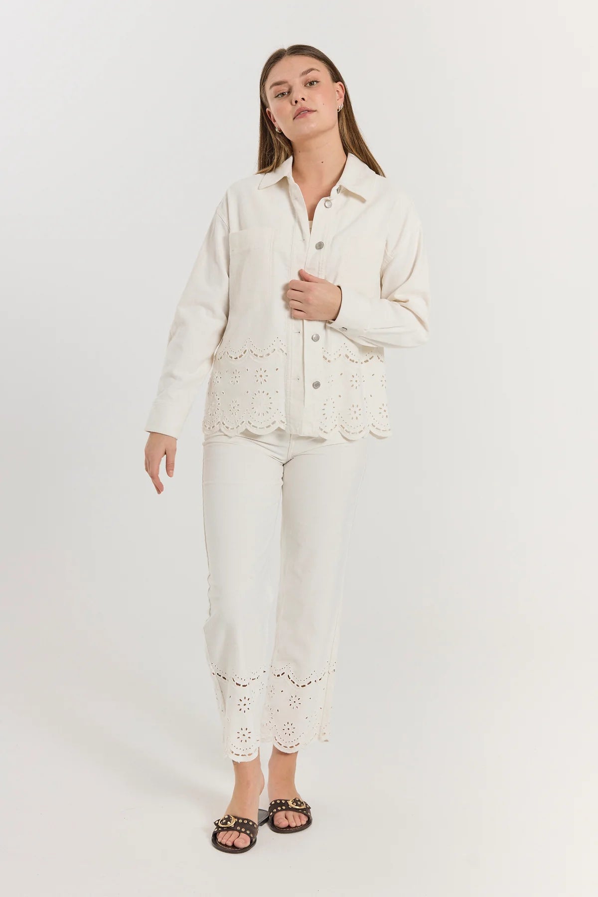 PANTS WITH EMBROIDERY - WHITE