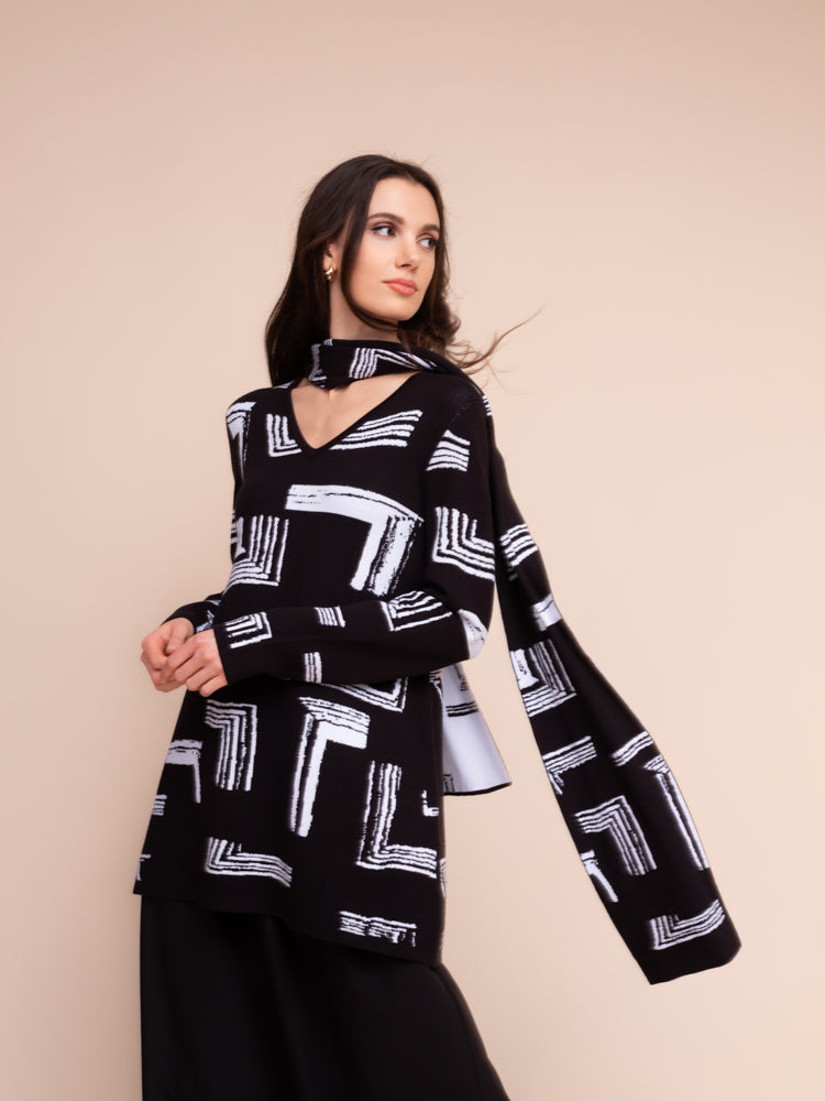 Alison Sheri A48205 black and white knit tunic with scarf