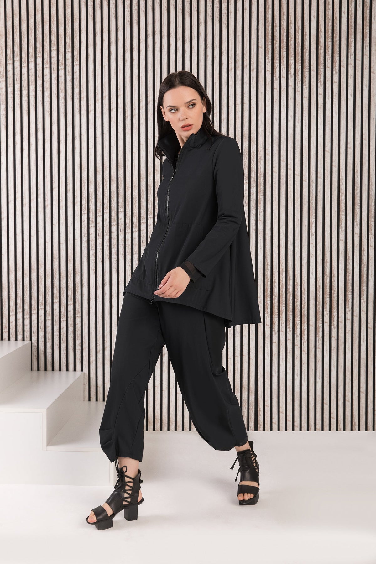 Kozan GR-3675 trousers – Black – model view