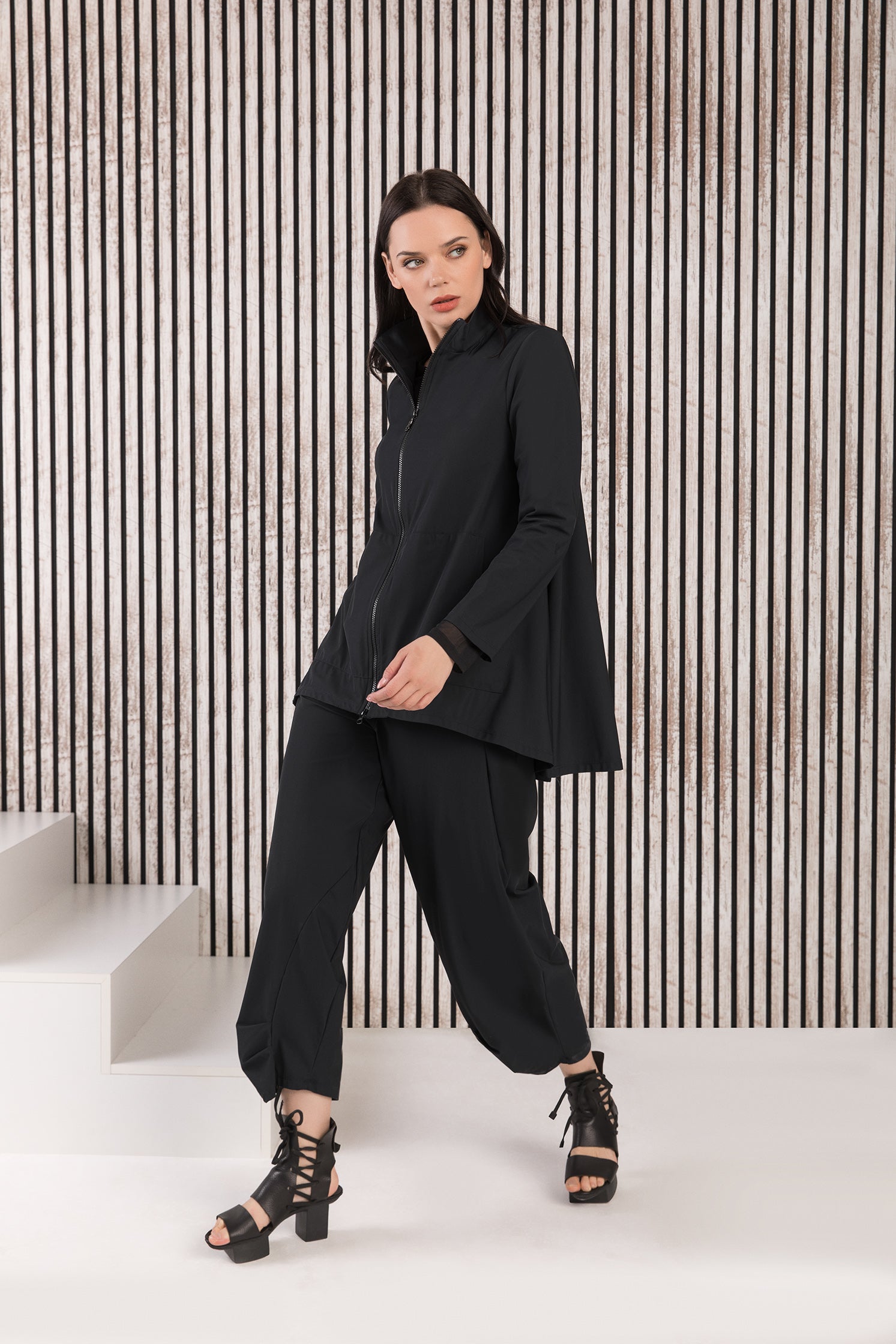 Kozan GR-3675 trousers – Black – model view